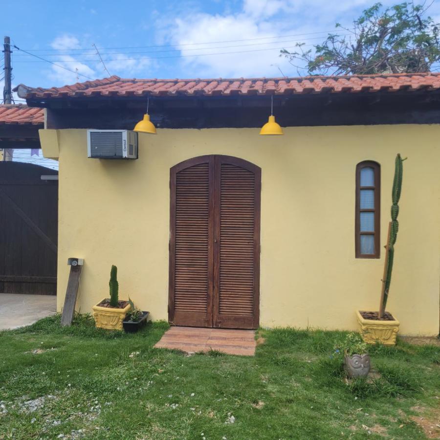 Amarela